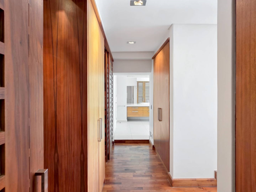 2 Bedroom Property for Sale in Sea Point Western Cape